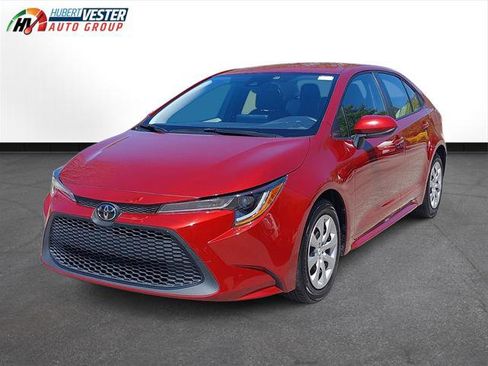Certified 2022 Toyota Corolla LE image 1