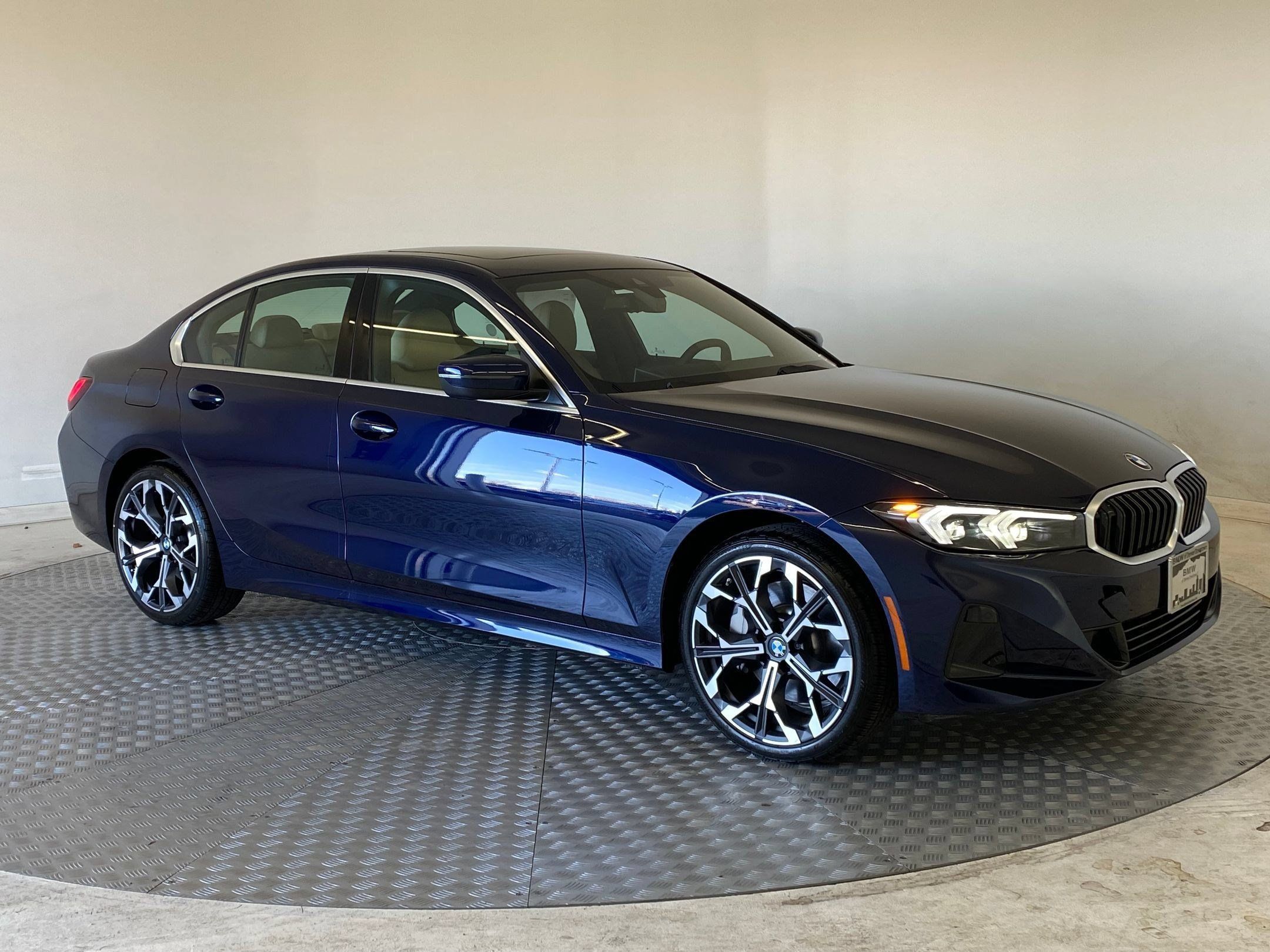 Used 2026 BMW 330i xDrive Sedan w/ Premium Package AWD/4WD image 6