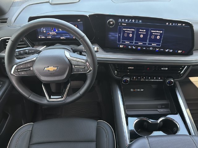 Used 2025 Chevrolet Suburban Premier AWD/4WD image 25
