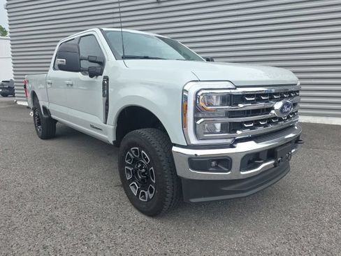 Used 2026 Ford F250 Lariat w/ FX4 Off-Road Package AWD/4WD image 3