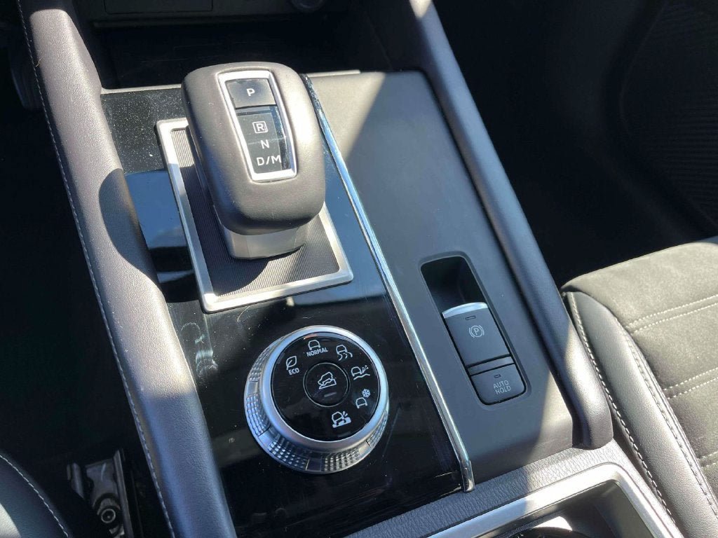 Used 2024 Mitsubishi Outlander SE AWD/4WD image 30