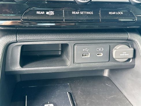 Used 2025 Honda Pilot Elite image 22