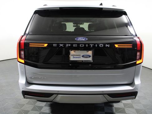 Certified 2025 Ford Expedition Platinum image 6