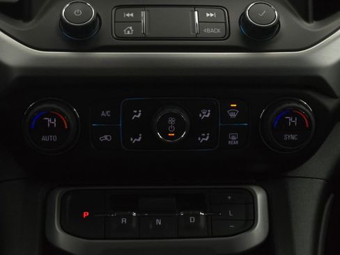 Used 2023 GMC Acadia SLE w/ Driver Convenience Package image 26