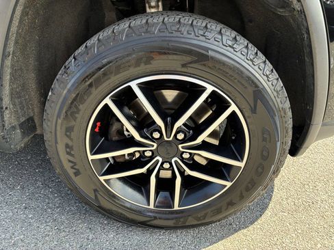 Used 2020 Jeep Grand Cherokee Trailhawk w/ Trailhawk Luxury Group AWD/4WD image 14