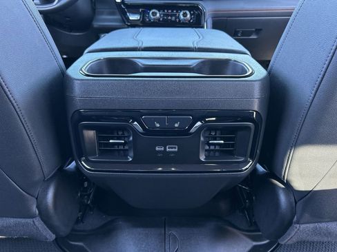 Used 2025 GMC Sierra 1500 AT4 w/ Technology Package AWD/4WD image 21