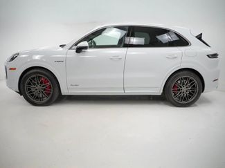 Certified 2025 Porsche Cayenne Turbo video 2