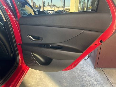 Used 2023 Hyundai Elantra Limited image 22