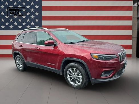Used 2021 Jeep Cherokee Latitude Plus AWD/4WD image 3