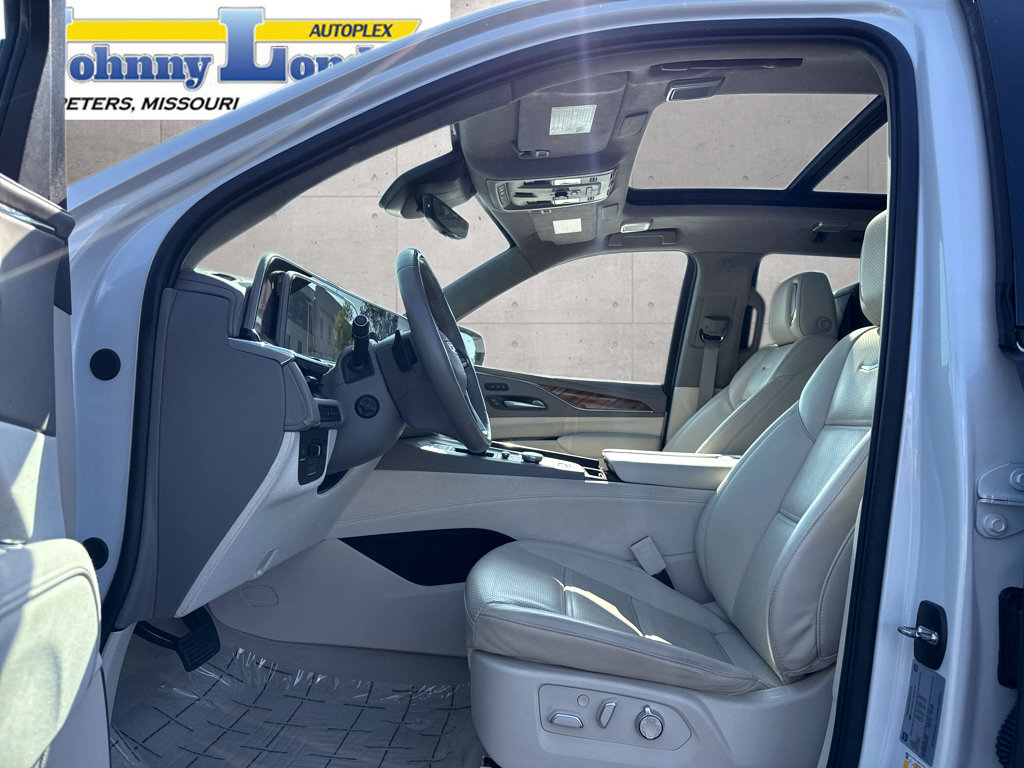 Used 2024 Cadillac Escalade Sport Platinum AWD/4WD image 12