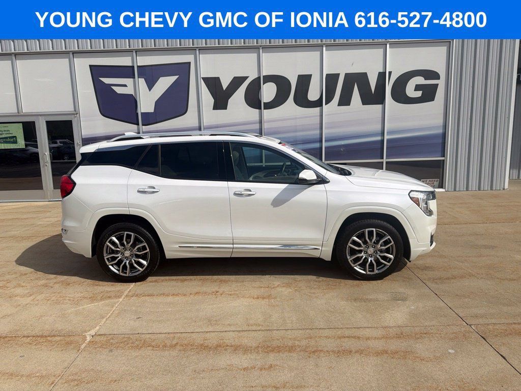 Certified 2023 GMC Terrain Denali w/ Denali Premium Package AWD/4WD image 1