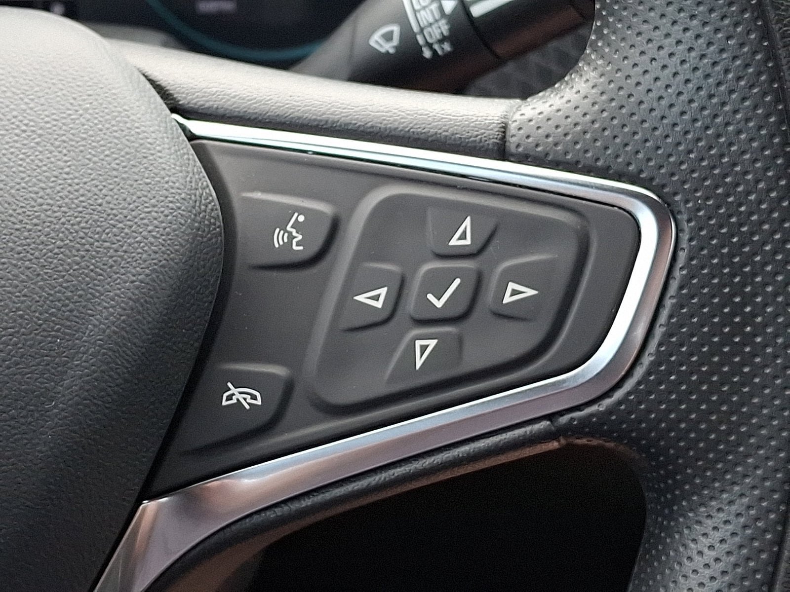 Used 2025 Chevrolet Malibu LT FWD image 21
