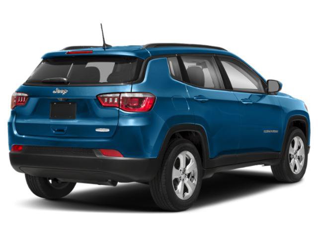 Used 2018 Jeep Compass Latitude w/ Popular Equipment Group AWD/4WD image 2