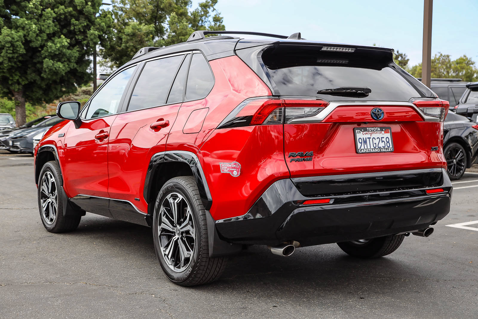 Certified 2024 Toyota RAV4 XSE w/ Weather Package AWD/4WD image 6