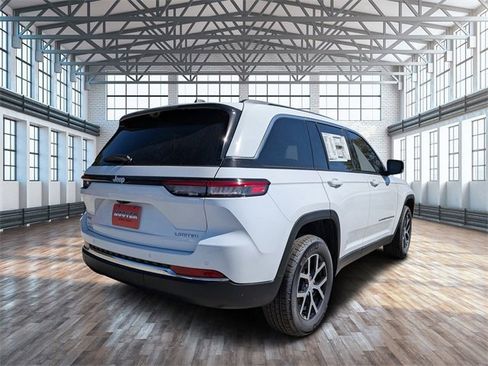 New 2025 Jeep Grand Cherokee Limited w/ Luxury Tech Group II image 4