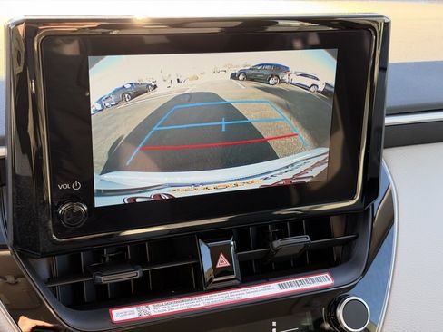 Used 2025 Toyota Corolla LE image 19