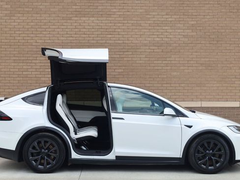 Used 2023 Tesla Model X AWD/4WD image 4