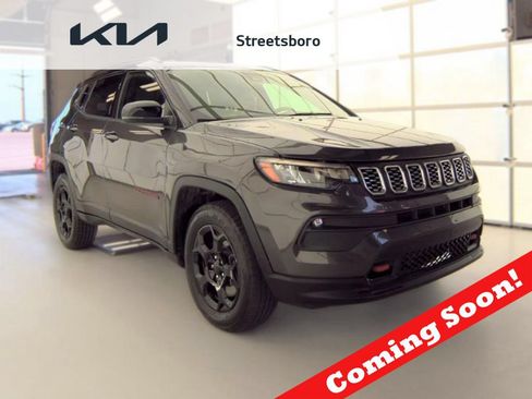 Used 2024 Jeep Compass Trailhawk AWD/4WD image 1