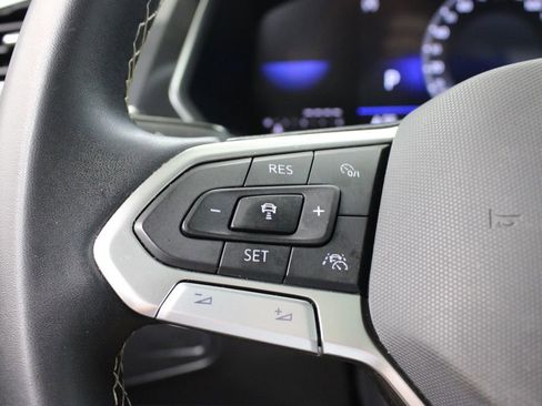 Used 2023 Volkswagen Tiguan SE R-Line image 25