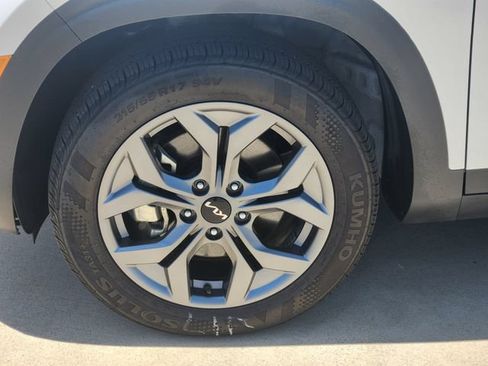 Certified 2026 Kia Seltos LX AWD/4WD image 12