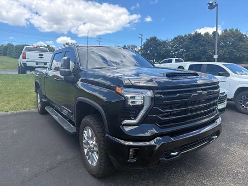 Used 2024 Chevrolet Silverado 2500 High Country w/ High Country Premium Package AWD/4WD image 1