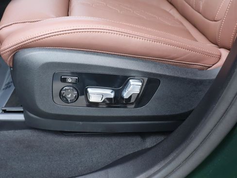 Used 2024 BMW X7 M60i w/ Executive Package image 19