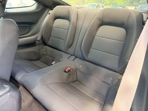 Used 2017 Ford Mustang Coupe RWD image 13