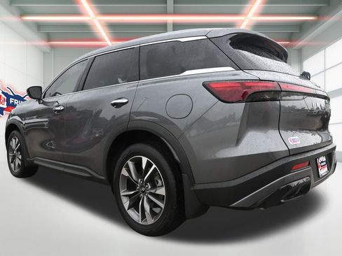 Used 2025 INFINITI QX60 Luxe w/ Vision Package FWD image 2