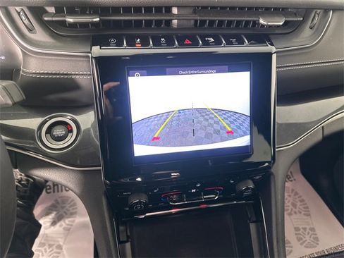 Used 2023 Jeep Grand Cherokee Altitude image 30