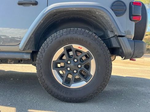 Used 2019 Jeep Wrangler Unlimited Rubicon AWD/4WD image 12