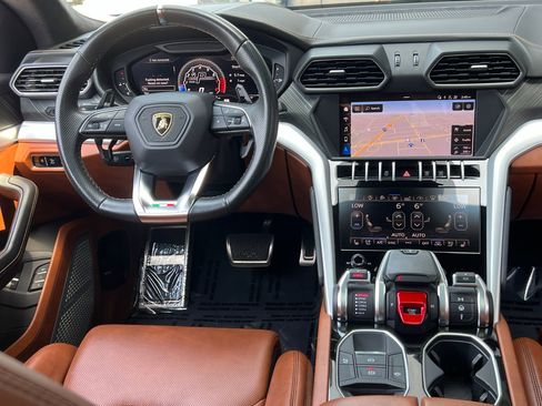 Used 2019 Lamborghini Urus AWD/4WD image 14