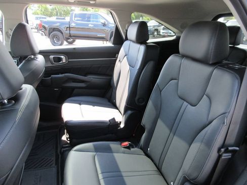 Used 2026 Kia Sorento SX AWD/4WD image 23