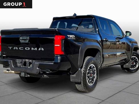 Used 2025 Toyota Tacoma TRD Off-Road image 13
