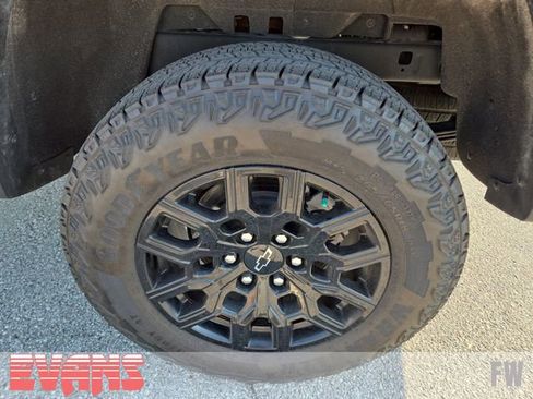Used 2024 Chevrolet Colorado Trail Boss w/ Technology Package AWD/4WD image 22