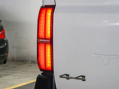 Certified 2024 Toyota Tacoma SR5 AWD/4WD image 12