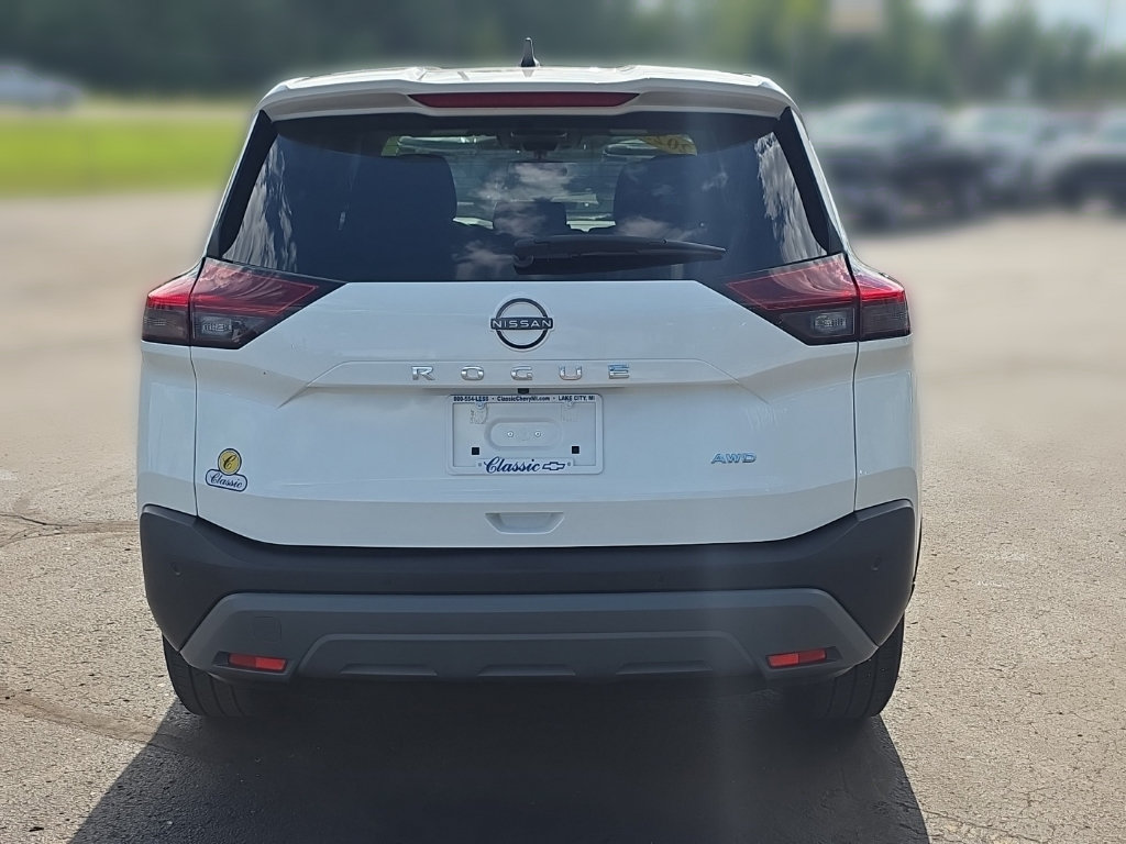 Used 2023 Nissan Rogue S AWD/4WD image 8