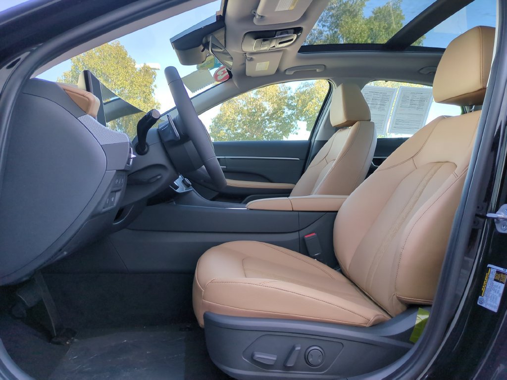 Used 2025 Hyundai Sonata Limited FWD image 21