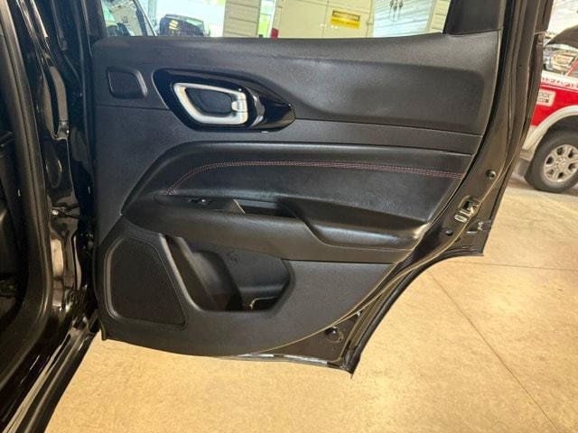 Certified 2025 Jeep Compass Trailhawk w/ Trailhawk Elite Group AWD/4WD image 18