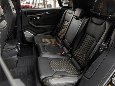 Used 2024 Lamborghini Urus S AWD/4WD image 37