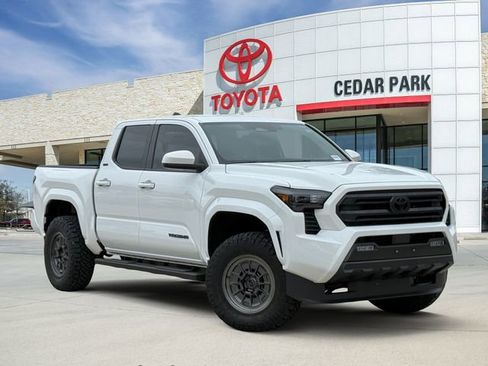 Used 2024 Toyota Tacoma SR5 AWD/4WD image 1