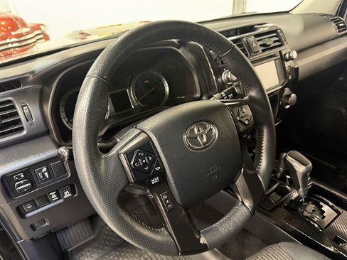 Used 2019 Toyota 4Runner TRD Off-Road AWD/4WD image 23