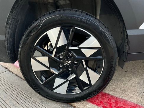 Used 2025 Hyundai Kona SEL image 9