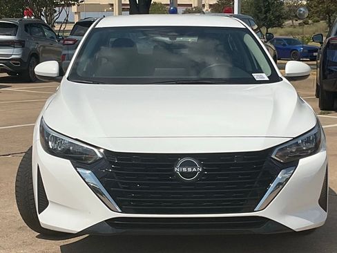 Used 2025 Nissan Sentra SV FWD image 2
