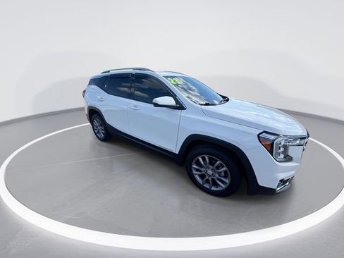 Used 2023 GMC Terrain SLT AWD/4WD image 2