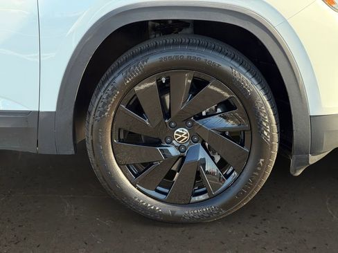 Used 2024 Volkswagen Atlas SE image 10