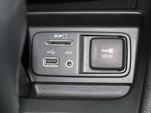 Used 2015 Jeep Cherokee Trailhawk w/ Comfort/Convenience Group AWD/4WD image 23