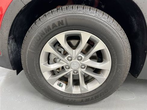 Used 2019 Hyundai Santa Fe SEL image 25