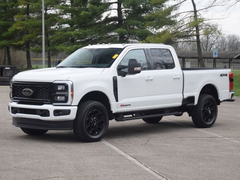 Used 2025 Ford F250 Lariat w/ Black Appearance Package image 21