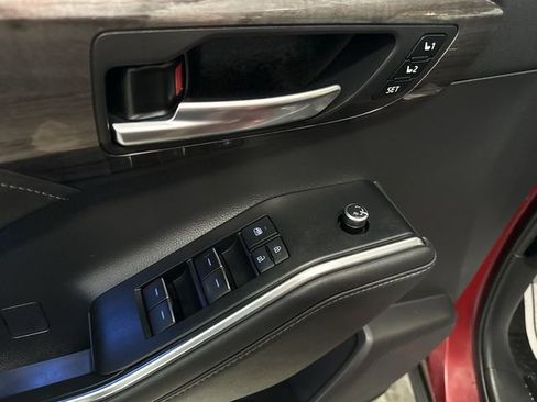 Used 2020 Toyota Highlander Limited image 24