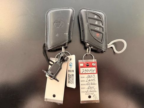 Used 2023 Lexus ES 300h w/ Accessory Package (Z1) FWD image 33